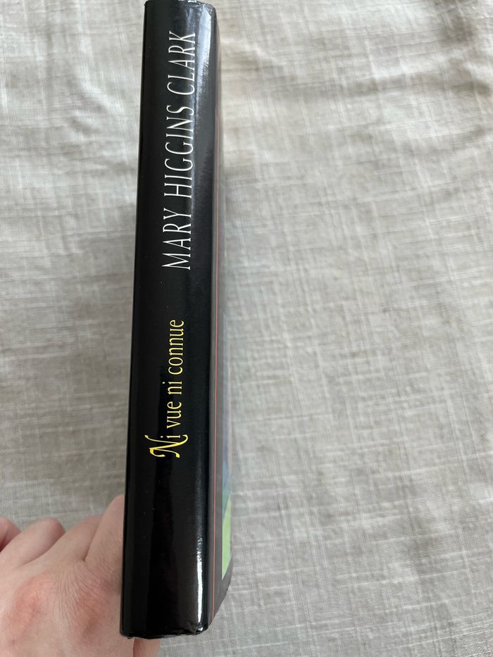 Ni vue ni connue de Mary Higgins Clark - photo numéro 4