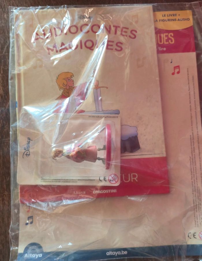 Num28neuf Livre et figurine collection audiocontes Magiques Altaya édition disney