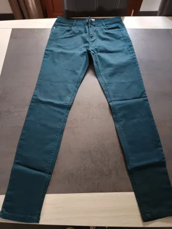 Vends pantalon stretch skinny femme taille 40 fashion prívate compagny.