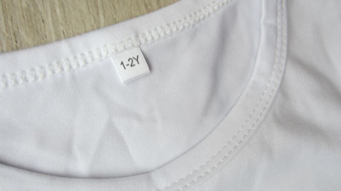 Tee shirt neuf - photo numéro 3