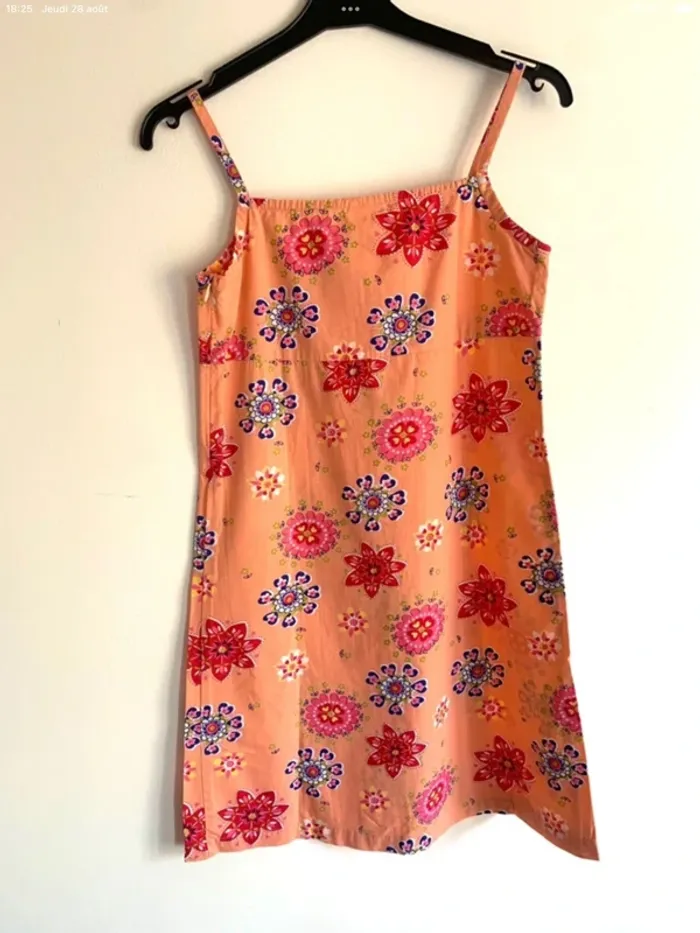 Robe d’été à fine bretelles et à imprimés fleuris 10 ans - photo numéro 8