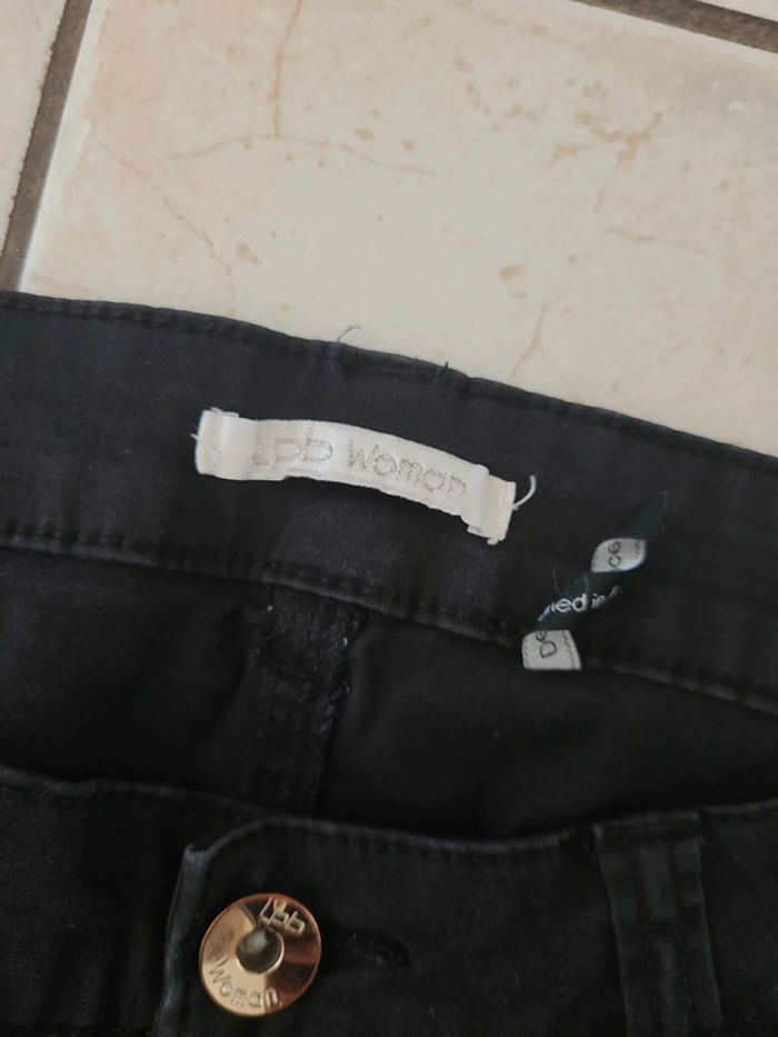 Pantalon noir - photo numéro 3