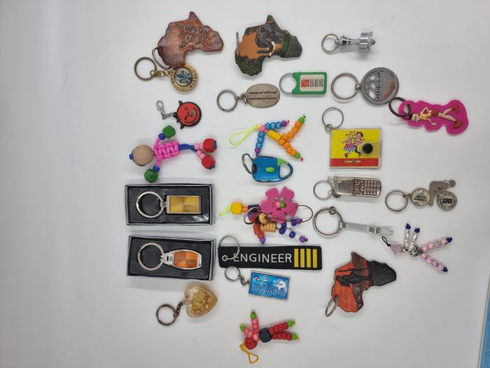 Lot de 26 porte-clés