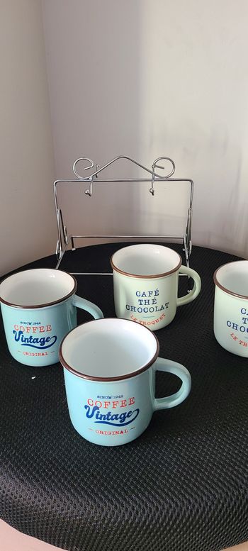 Mugs vintage x4 et leur support métal