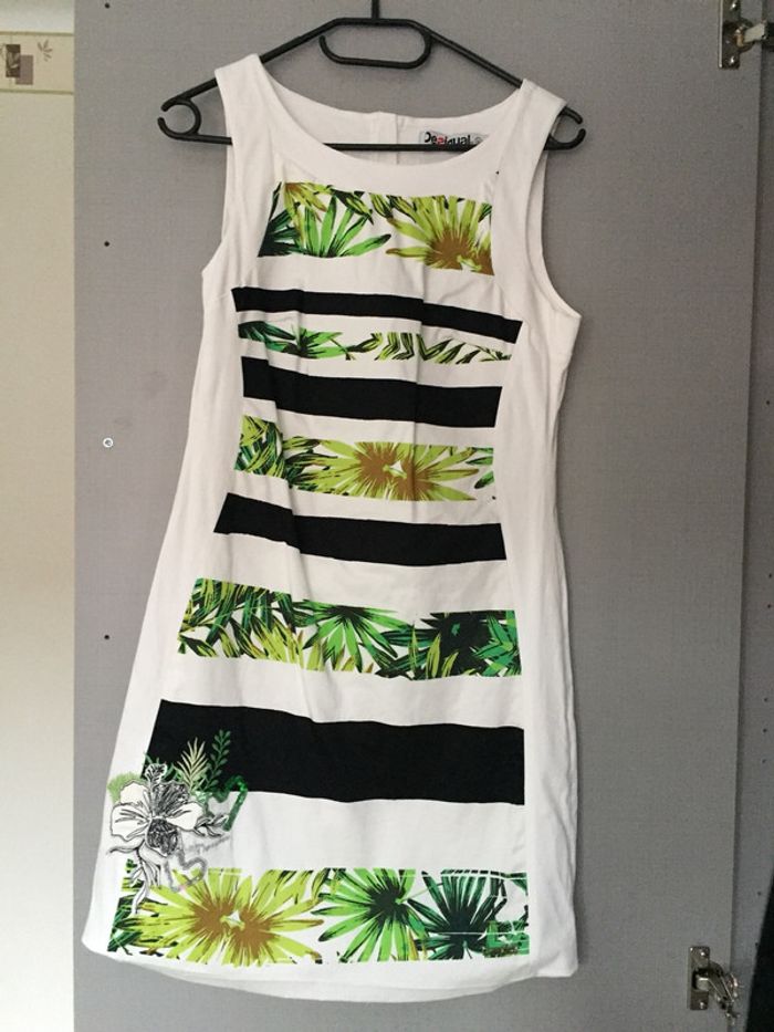 Robe Desigual Taille 38 neuve