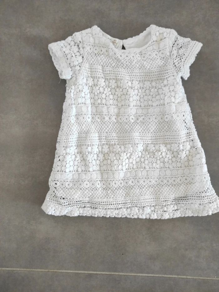 Robe 6/9 mois dentelle blanche - photo numéro 2