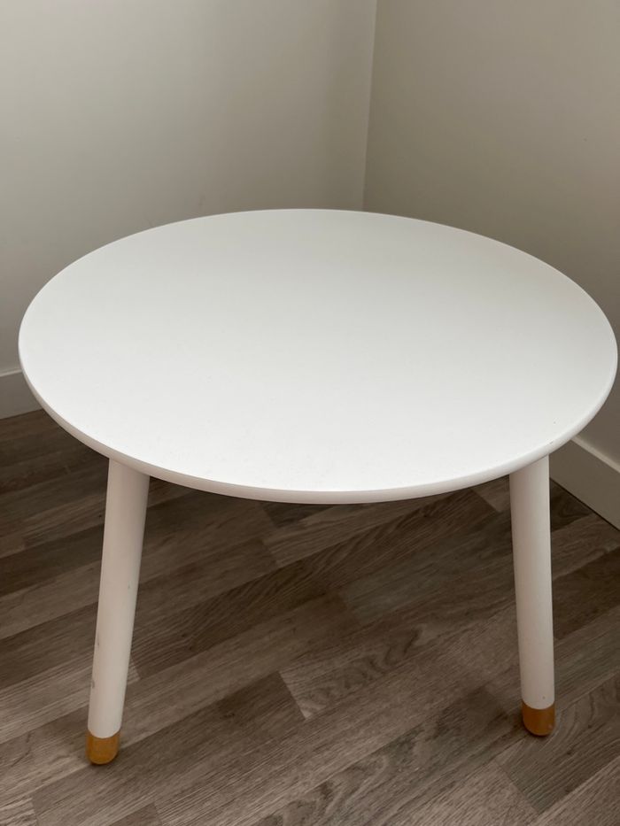 Table et chaise pour enfant - photo numéro 3