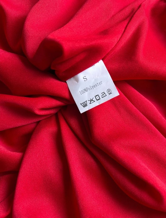 💋 Top rouge à sequins - photo numéro 4