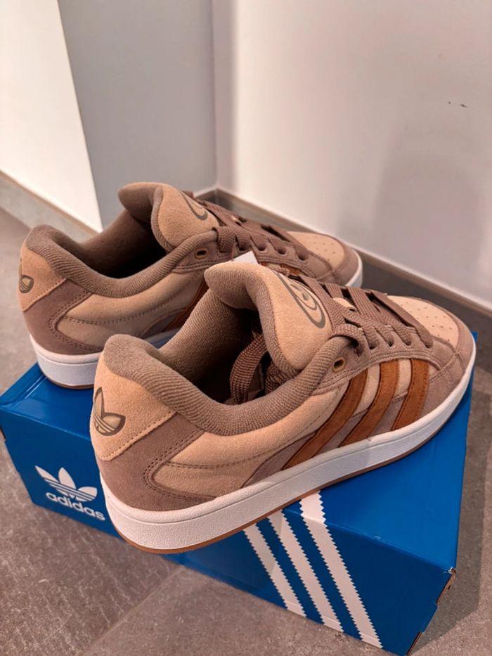 Baskets Adidas Campus 00s Taille 42 2/3 - photo numéro 4