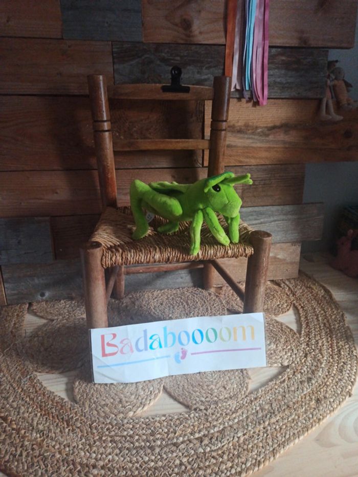 Peluche sauterelle tbe