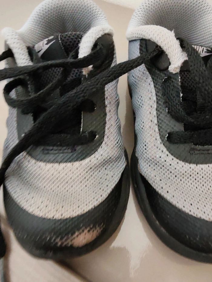 Basket Nike taille 23.5 - photo numéro 2