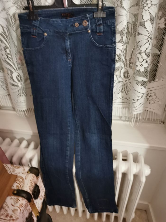 Jeans 4 botons et fermeture 2 poches