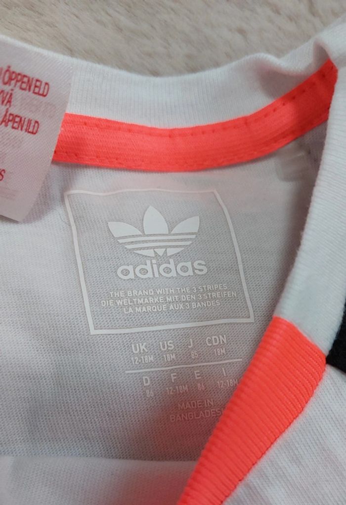 T-shirt adidas 12/18 mois - photo numéro 4