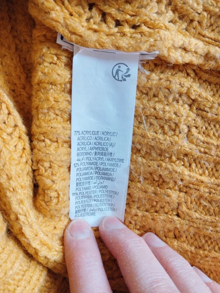 Pull court col montant - photo numéro 4