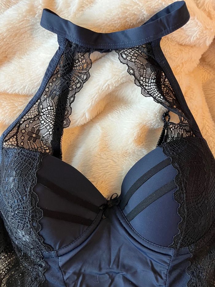 Body sexy dentelle noir & bleu marine - Ras du cou Etam