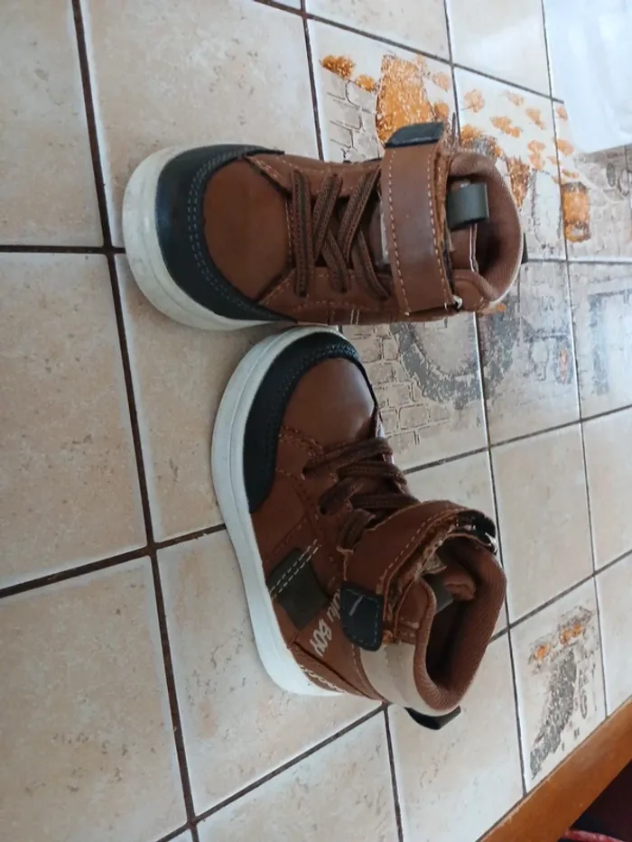Chaussures montante 21