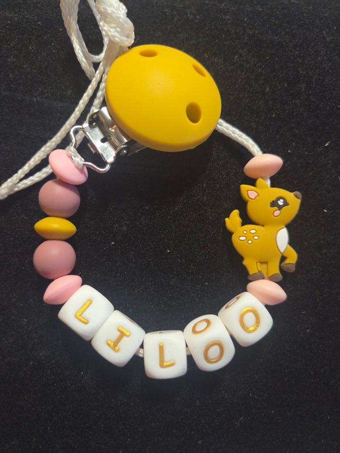 Attache tétine silicone biche