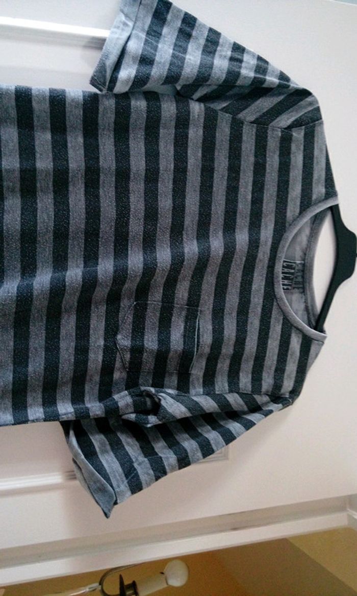T-shirt effet usé - photo numéro 2