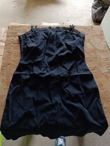 Robe noir a bretelle