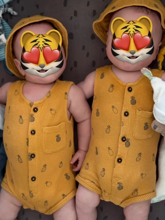 2 barboteuses combinaisons jumeaux ou jumelles 3 mois