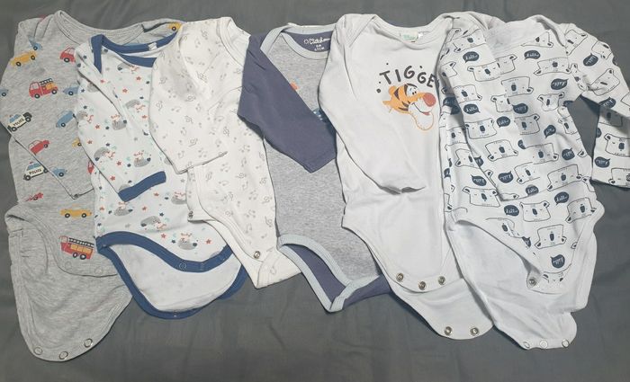 Lot 6 bodies 6 mois