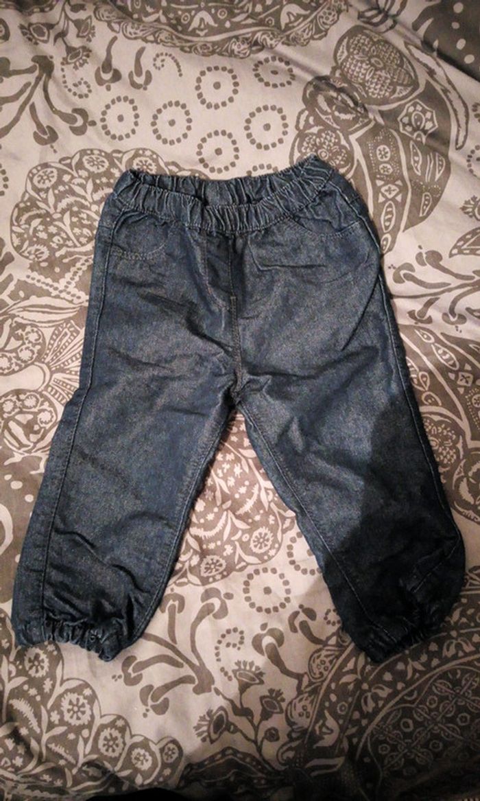 Jeans taille 18 mois
