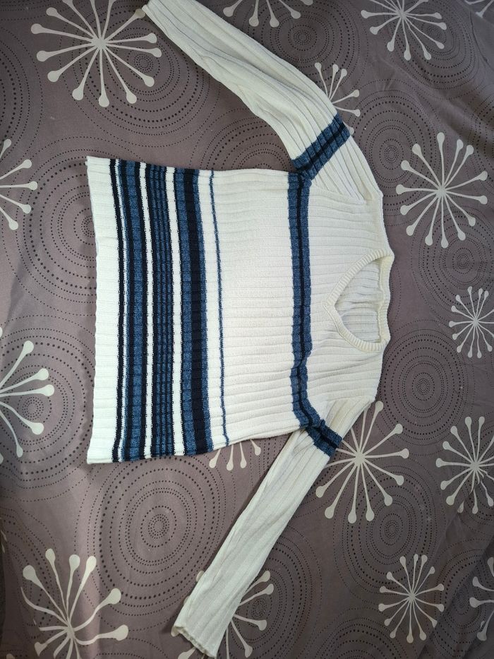Pull blanc et bleu