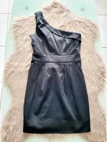 Jolie robe Avant Première taille 36