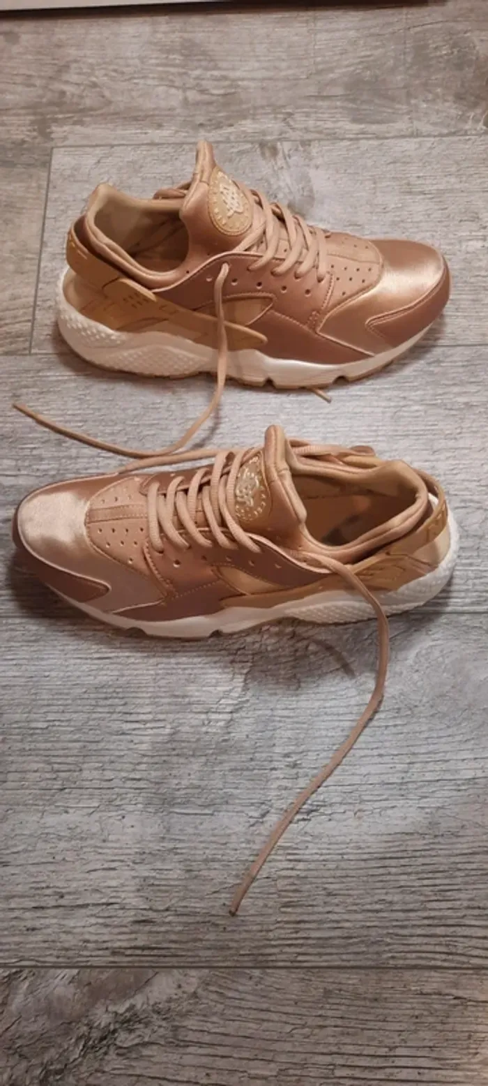Basket Nike Air Huarach 39.5 - photo numéro 3