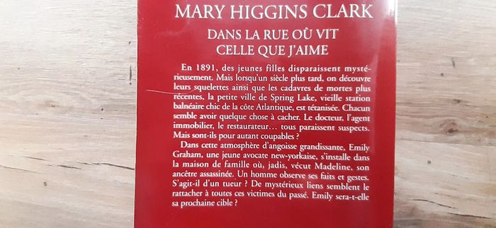 Livre Dans la rue où vit celle que j'aime - photo numéro 2