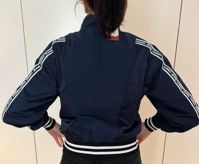 Veste Tommy Jeans blouson tape detail bleu marine neuve avec étiquette taille XS - photo numéro 4