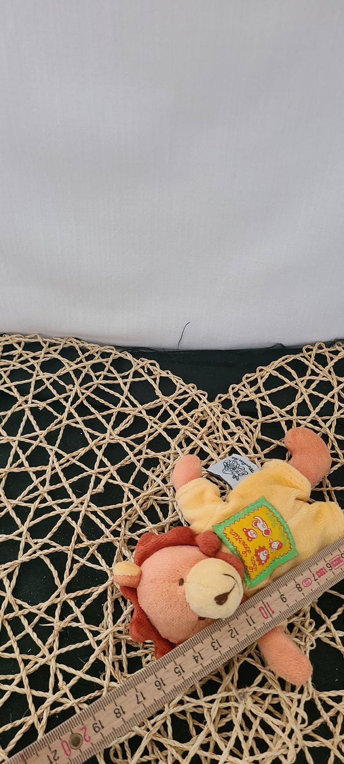 Mini Doudou Lion Les loustics Moulin Roty - photo numéro 3