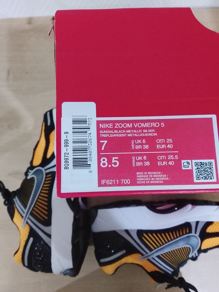 Nike Zoom Vomero 5 taille 40 - photo numéro 9
