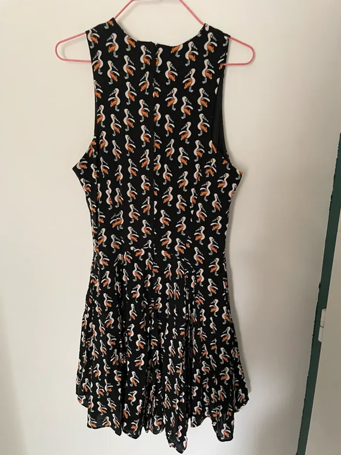 Jolie robe noire à motif - photo numéro 3