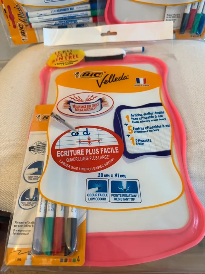 Rose Lot de 3 ardoises Bic Velleda et 15 feutres multicolores blanches double face effaçables à sec - photo numéro 2