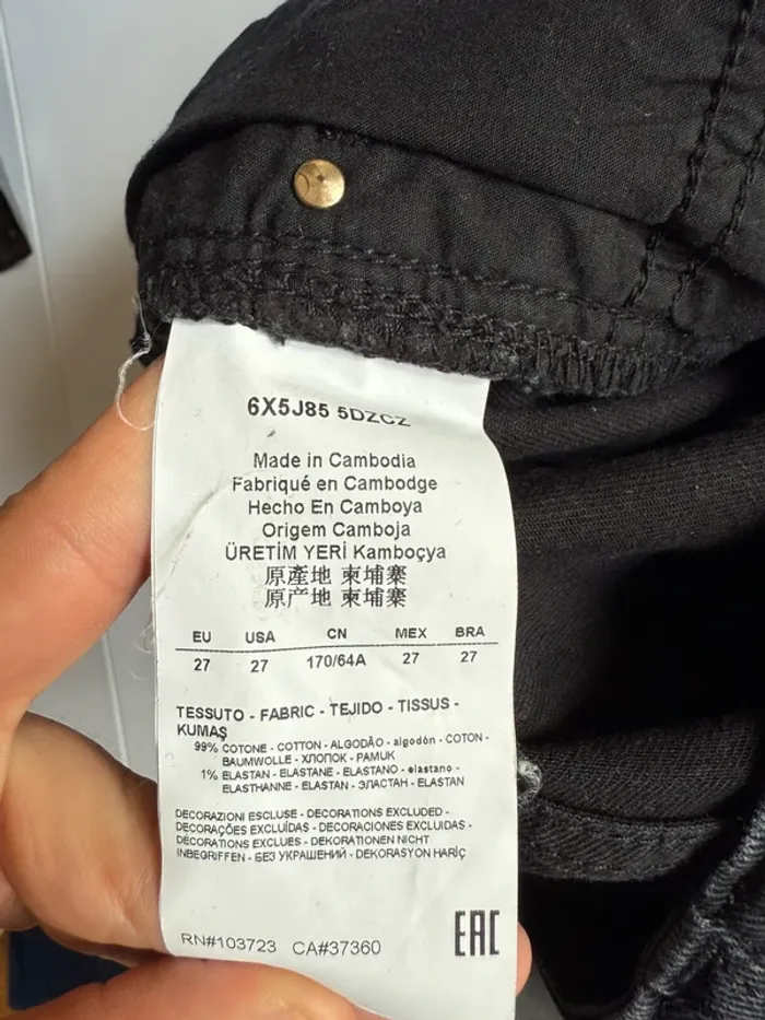 Jean mom noir Armani en très bon état taille 36 - photo numéro 11