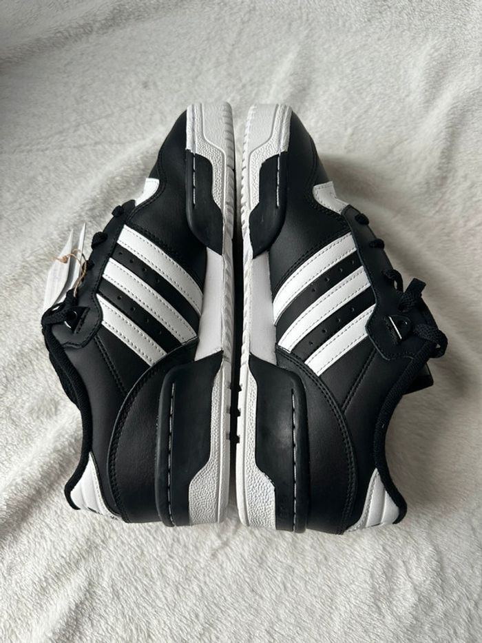 Chaussures adidas rivalry low noir neuf taille 41 1/3 - photo numéro 14