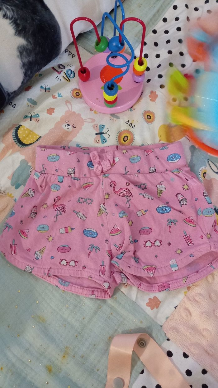 Short Primark 6/9 mois