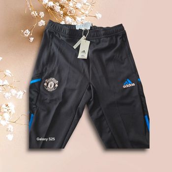 Jogging Adidas noir et bleu – Taille M – Neuf avec étiquette