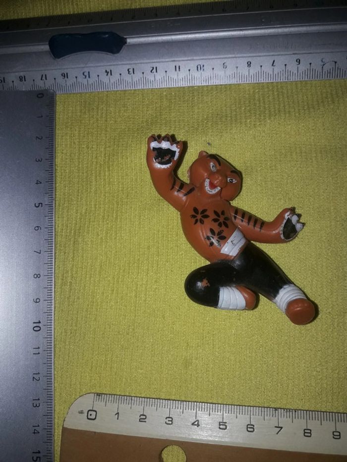 Kung fu panda figurine