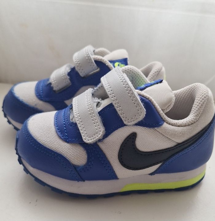 Basket bébé Nike taille 22