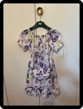 Robe à papillons violette