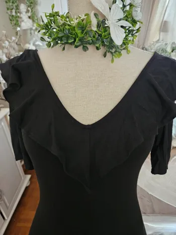 Body noir volanté H & M Taille S ( plutôt 38/40)Neuf
