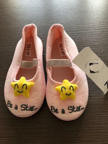 Chaussons étoile jaune 27