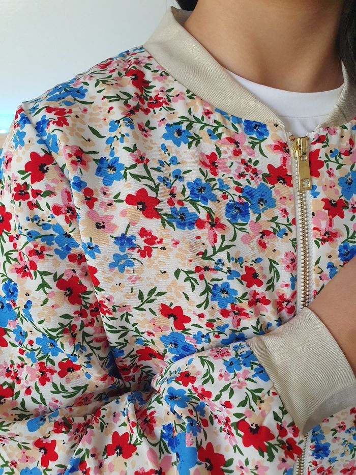 Bomber fleuri Melbourne rouge Taille 12 ans - photo numéro 5