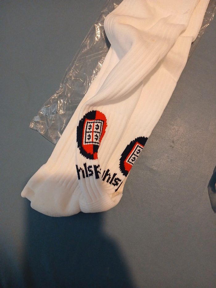 Lot de 2 paires de chaussettes foot Cagliari stock professionnel - photo numéro 3