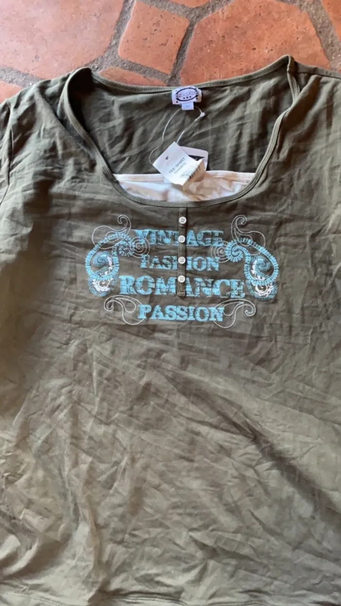 T-shirt taille 52 - photo numéro 2