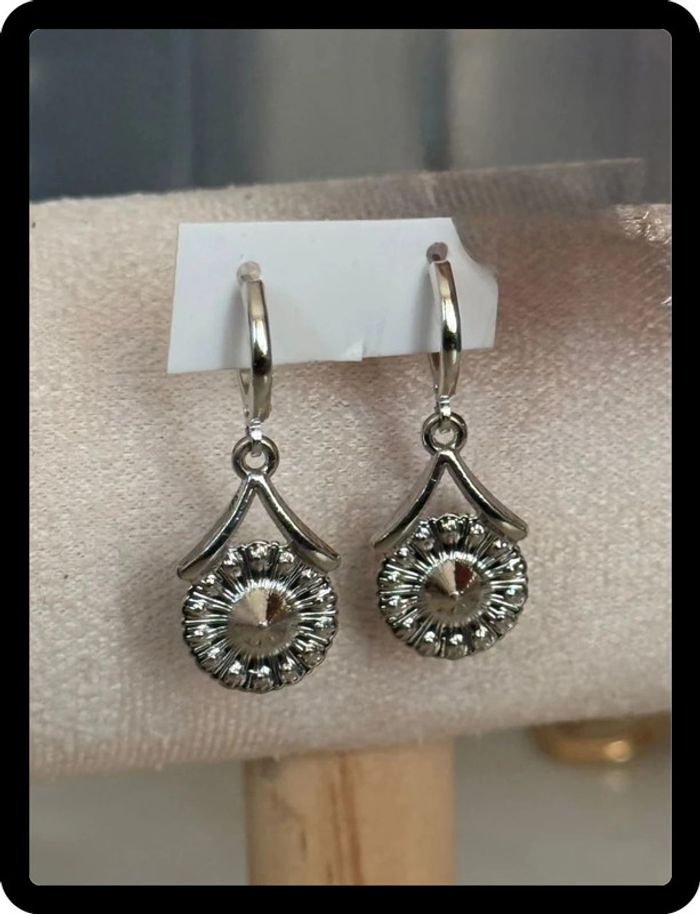 Boucles d’oreilles pendantes femmes - photo numéro 2