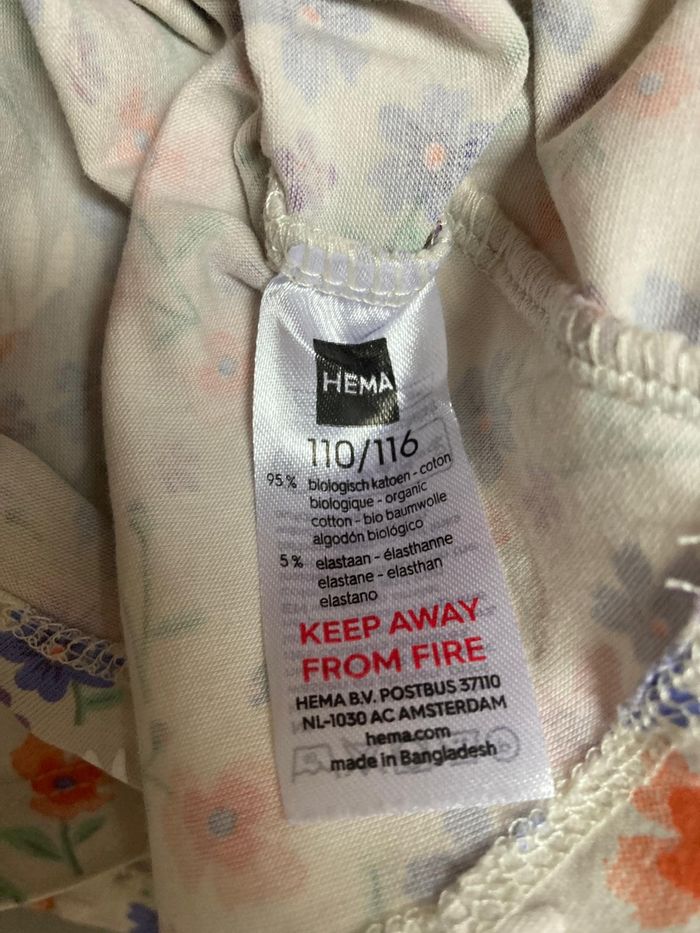 Robe fille HEMA taille 5-6 ans (110-116 cm) manches longues imprimé fleurs - photo numéro 2