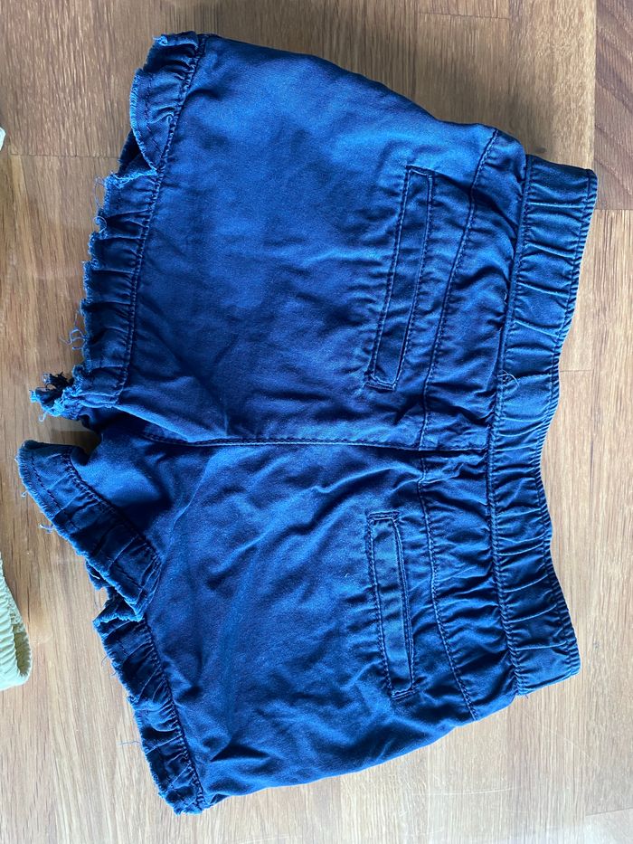 Lot de 2 shorts 2/3 ans - photo numéro 3